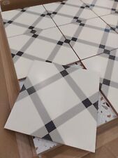 Black & White BANBURY octagon