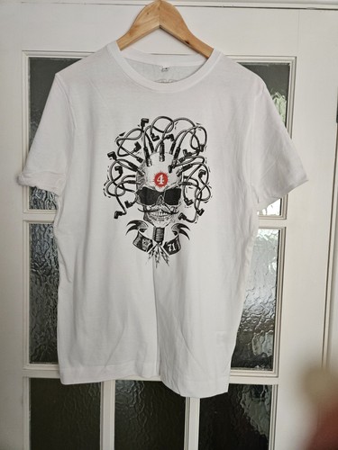 Fret12 root skull graphic - skull,