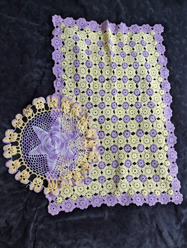 Vintage doilies runner mat - doilies,