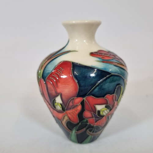Moorcroft pottery satin - moorcroft,