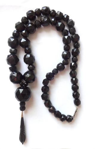 Antique whitby jet necklace - whitby,