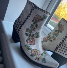 Old Gringo cowboy boots