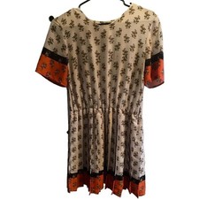 NWOT TOPSHOP PLEATED FLORAL