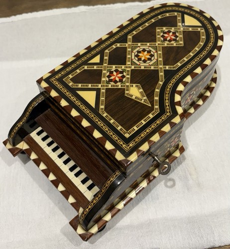 Tunbridge style box - style, inlaid