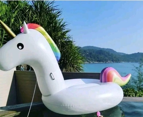 Giant inflatable unicorn - ,