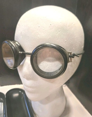 Rare vintage safety - b&l,