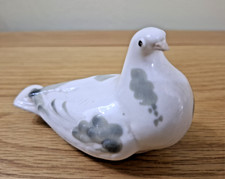 Lomonosov: porcelain bird