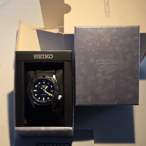 Seiko sports nh35 - seiko,