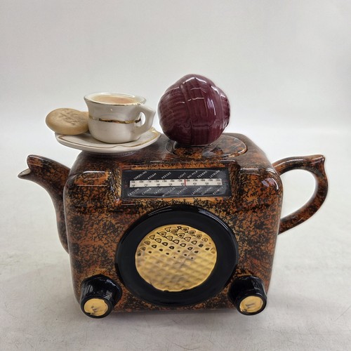 Swineside pottery radio - radio, teapot