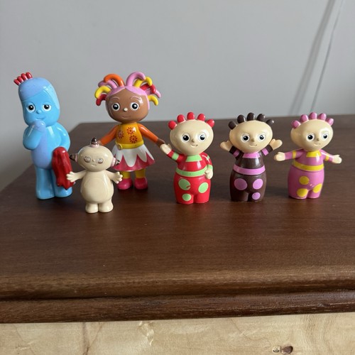 The night garden figures - in,
