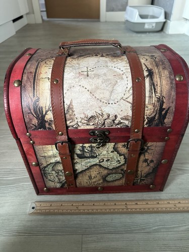 Vintage wooden pirate treasure - wooden,