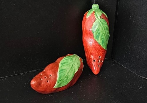 Vintage ceramic red chili - red,