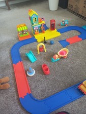 Happyland road and shops