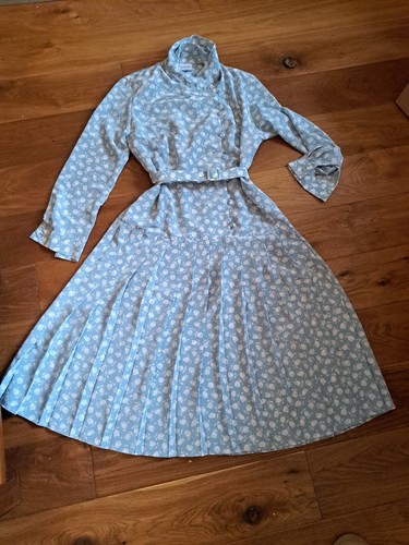Ladies blue white floral - blue,