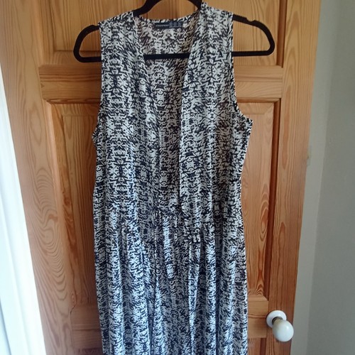 Black white floaty - white, sleeveless