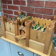 Britwood  made in England castle with plastic soldiers 