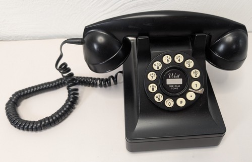 Vintage 302 desk - phone, rotary