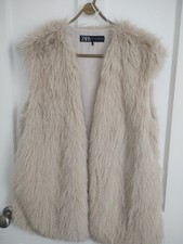 LADIES CREAM/FUR GILET-SIZE M-L - NEW WITHOUT TAGS-ZARA