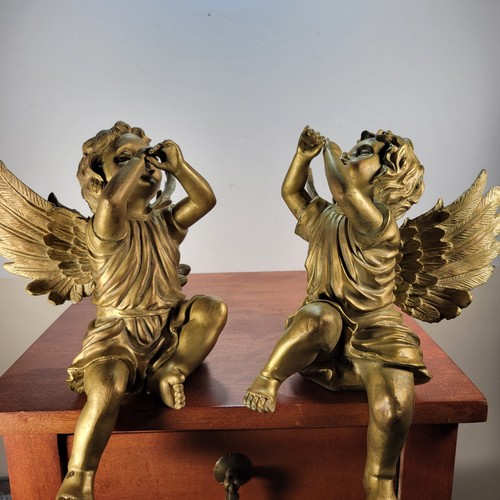 Gold heavy resin trumpeting - 2,