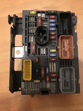 PEUGEOT CITROEN  UNDER BONET FUSE BOX   9667044980 R02 Delphi