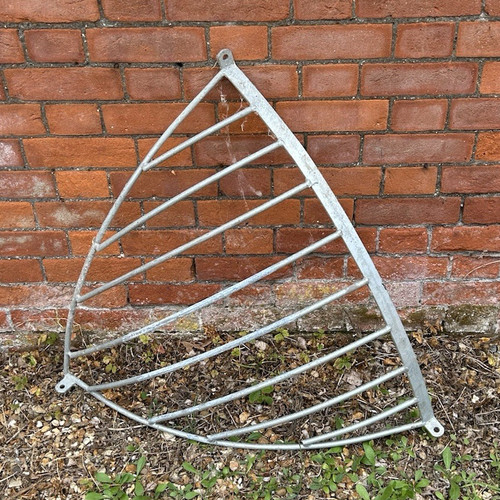 Stable hay feeder - ., purchased