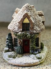 Lilliput Lane RARE Snowed Dovecote Small