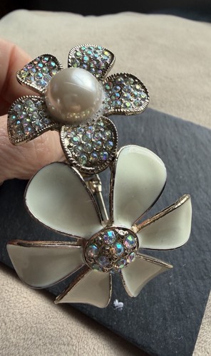 Vintage style flower bangle - flower,