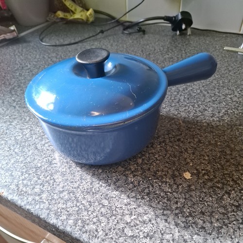 Vintage creuset cast iron - le,