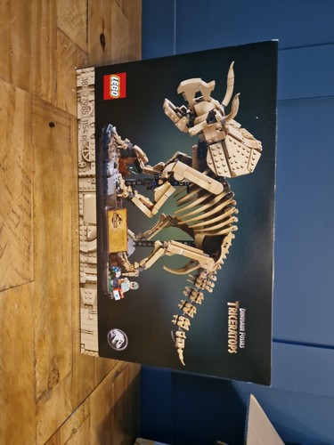 Lego 77985 dinosaur fossils - lego,