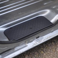 GENUINE Renault Trafic Vauxhall Vivaro Sliding Door Step Tread Passenger Side