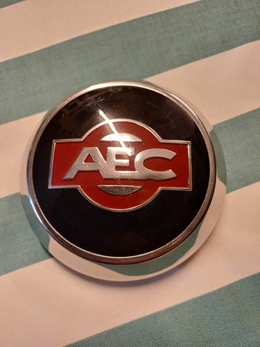 Aec bus wheel centre - centre, badge