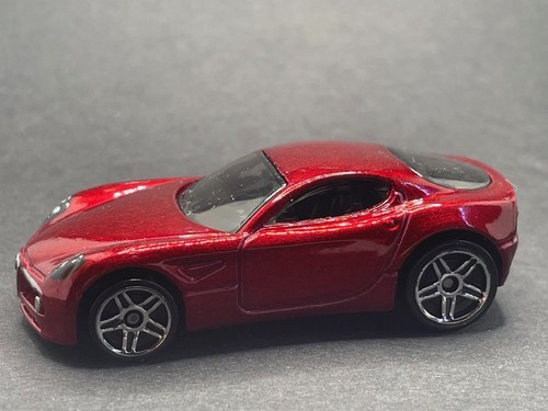 Hot wheels alfa romeo - hot, 8c