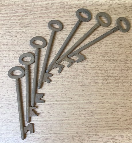Vintage rusty rim latch - vintage,