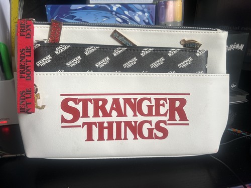 Stranger things bag - with, pins