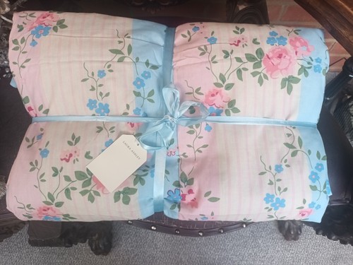 Bnwt laura ashley quilted - ashley,
