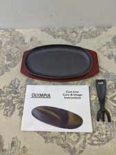 Vogue F464 Cast Iron Oval Sizzler With Wooden Stand, Black