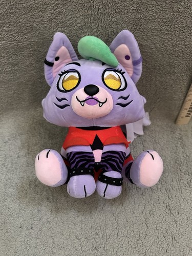 Youtooz roxanne wolf plush - wolf,