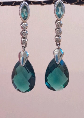 9ct white gold - white, green