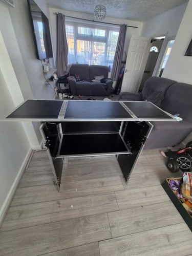Gorilla flight table - flight, booth