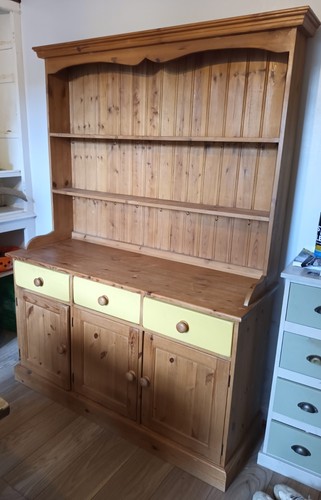 Solid pine welsh - welsh, dresser
