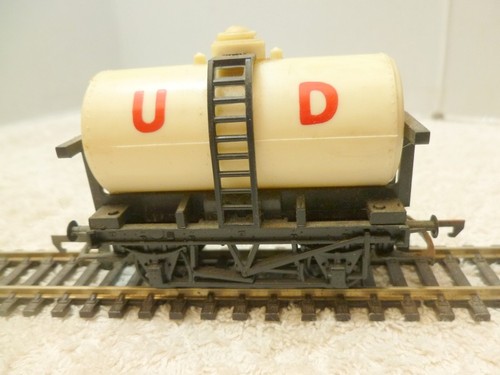 Tri ang hornby milk tank - milk,