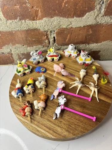 Vtg lot pieces plastic - 16,