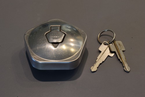Locking gas cap - volvo, 122s