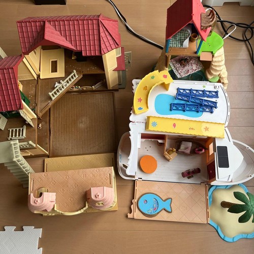 Poor condition sylvanian - poor,