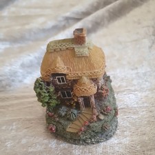 Leonardo Small Thatched