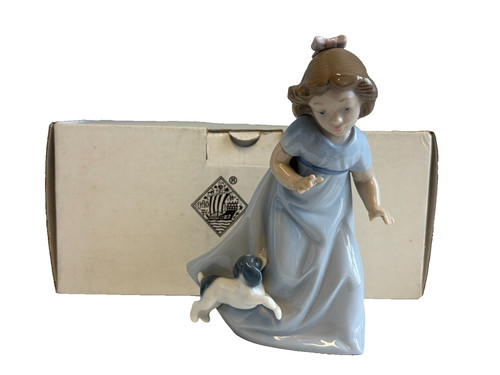Lladro nao figure girl running - figure,