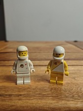 Two LEGO Astronaut Spaceman