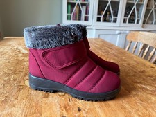 WOMENS PAVERS RED TEXTILE FUR