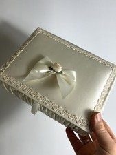Vintage Jewellery Box : Satin