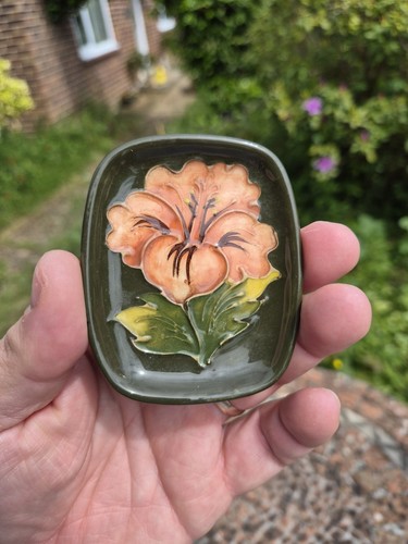 Lovely moorcroft hibiscus pin - hibiscus,